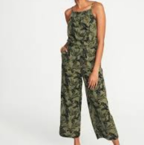 Old Navy Pants - Old Navy waist defined linen blend Jumpsuit camotanical print M